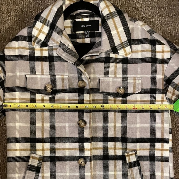 Vero Moda Oversized Shacket in Plaid - Picture 8 of 9
